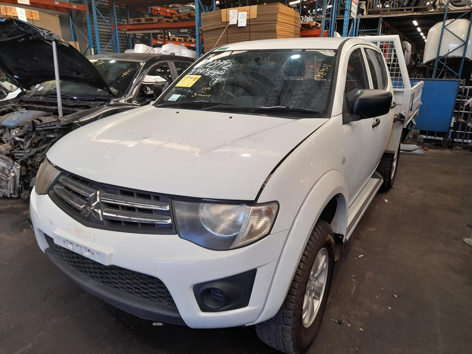 View Auto part Door/Boot/Gate Lock Mitsubishi Triton 2015