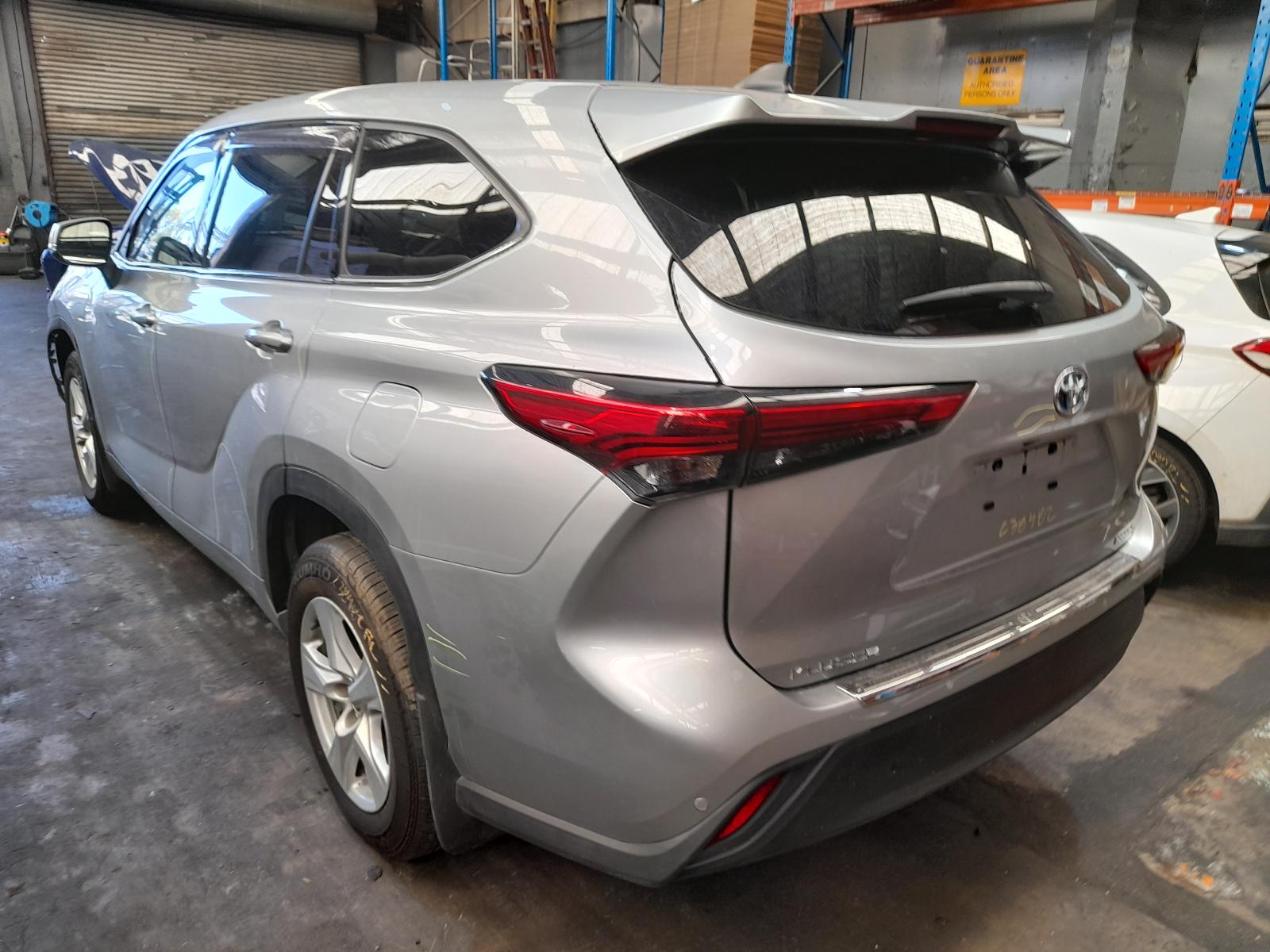 View Auto part Rear Spoiler Toyota Kluger 2022