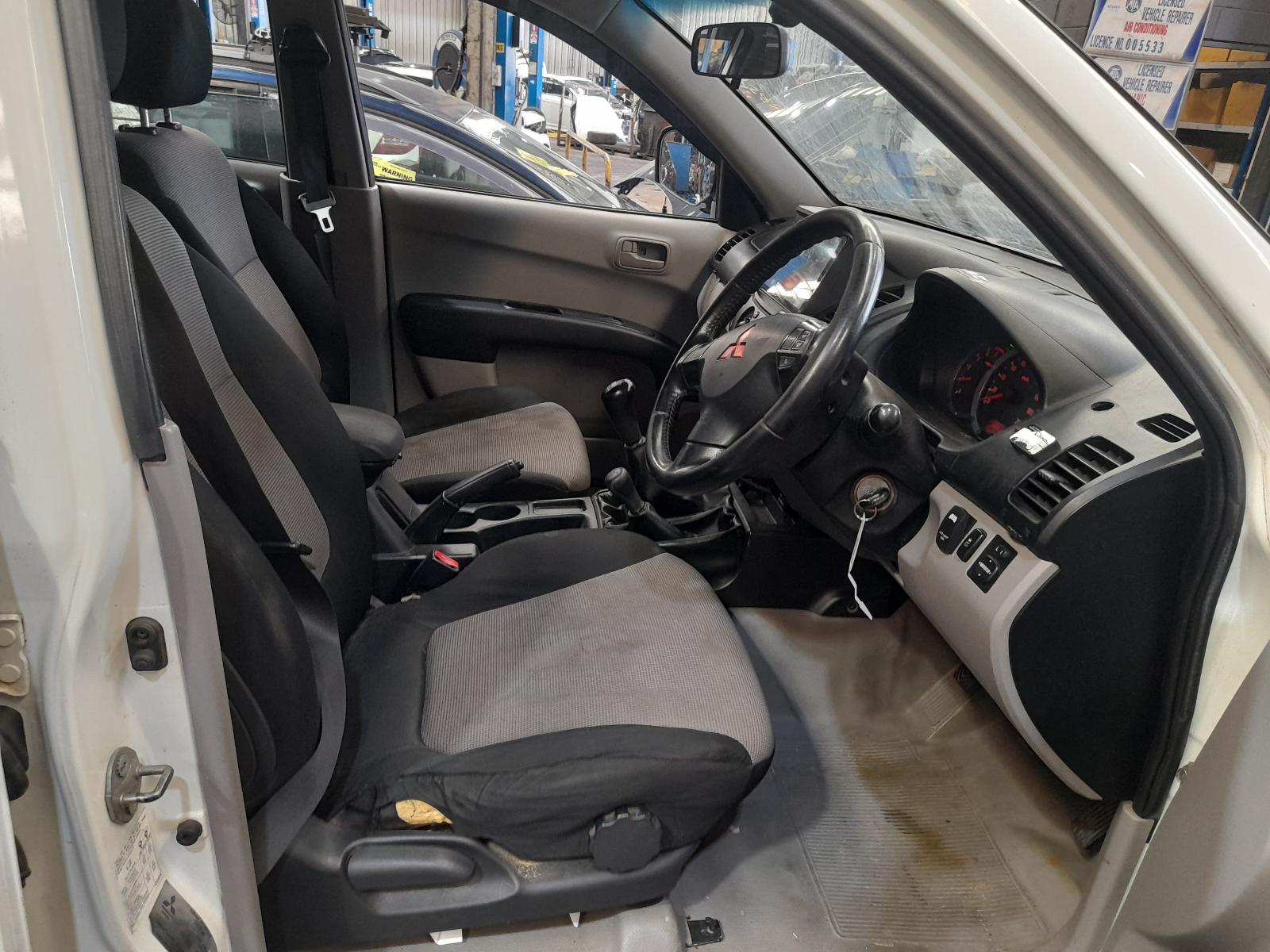 2013 Mitsubishi Triton Engine View Auto part Engine Mitsubishi Triton 2013