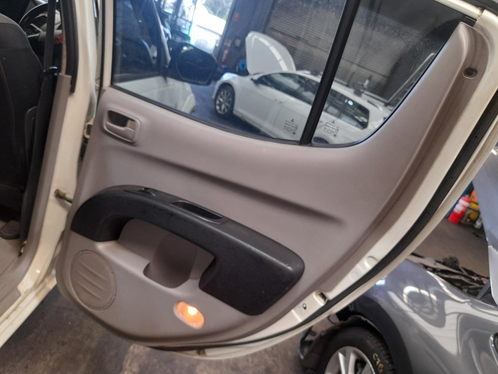 2013 Mitsubishi Triton Engine View Auto part Engine Mitsubishi Triton 2013