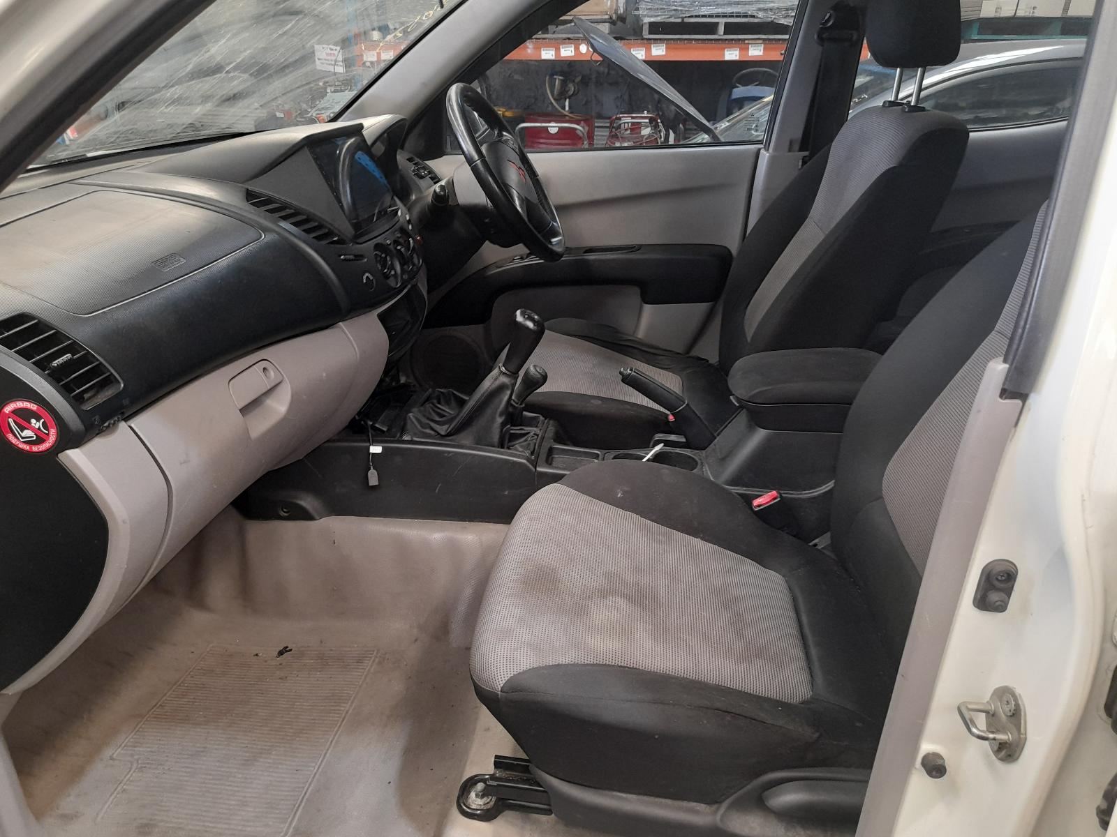 2013 Mitsubishi Triton Engine View Auto part Engine Mitsubishi Triton 2013