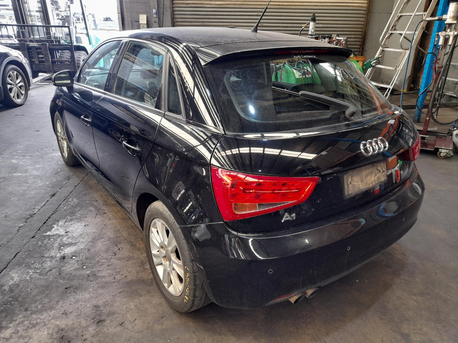 View Auto part Right Front Window Reg/Motor Audi A1 2013