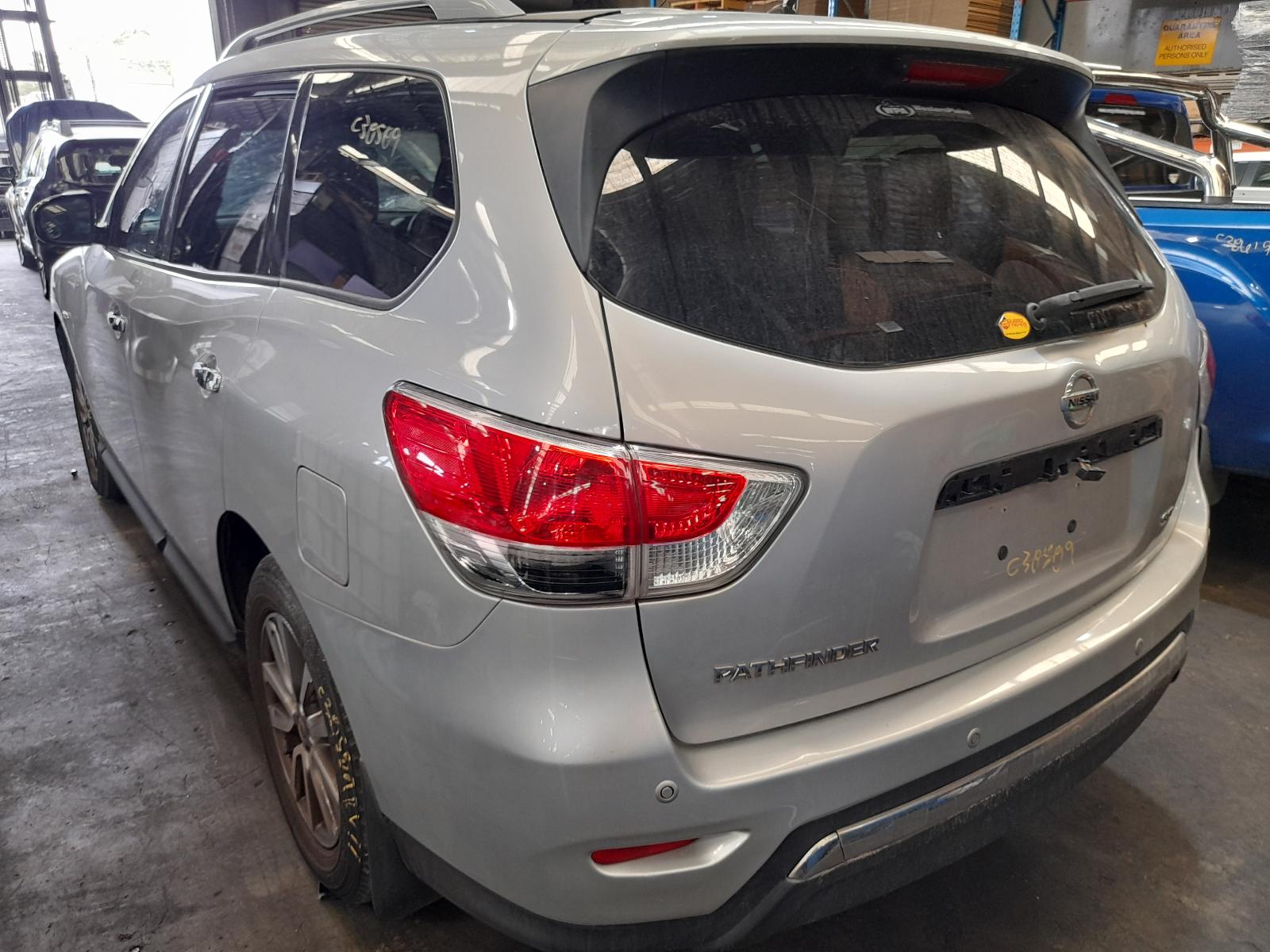 View Auto part Right Door Mirror Nissan Pathfinder 2015