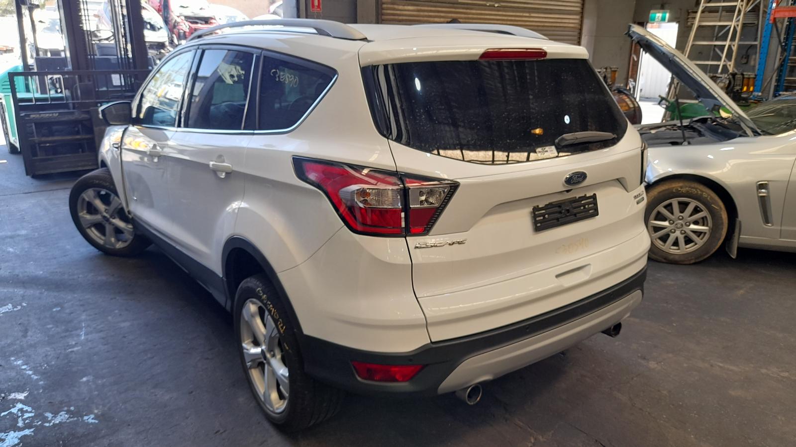 View Auto part Left Indicator/Fog/Side Ford Escape 2017