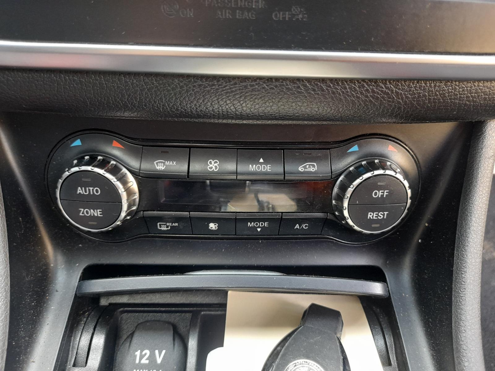 View Auto part Console Mercedes Cla Class 2015