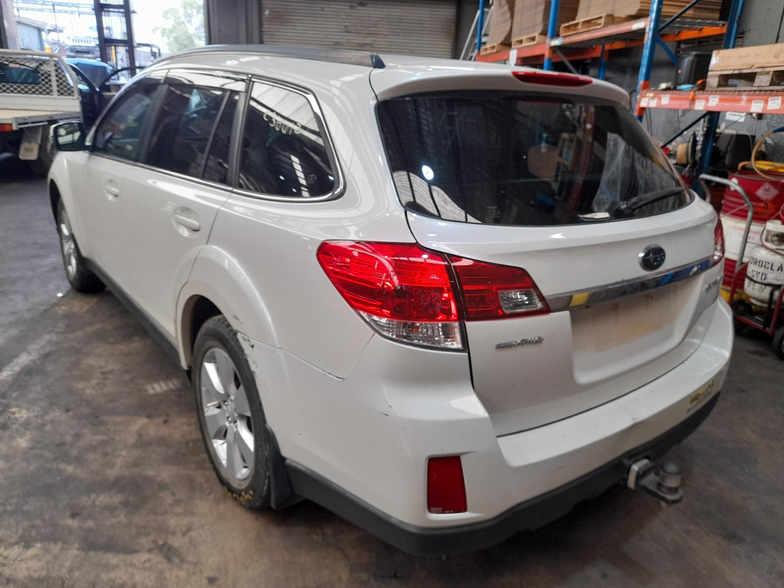 View Auto part Rear/Tailgate Glass Subaru Outback 2012