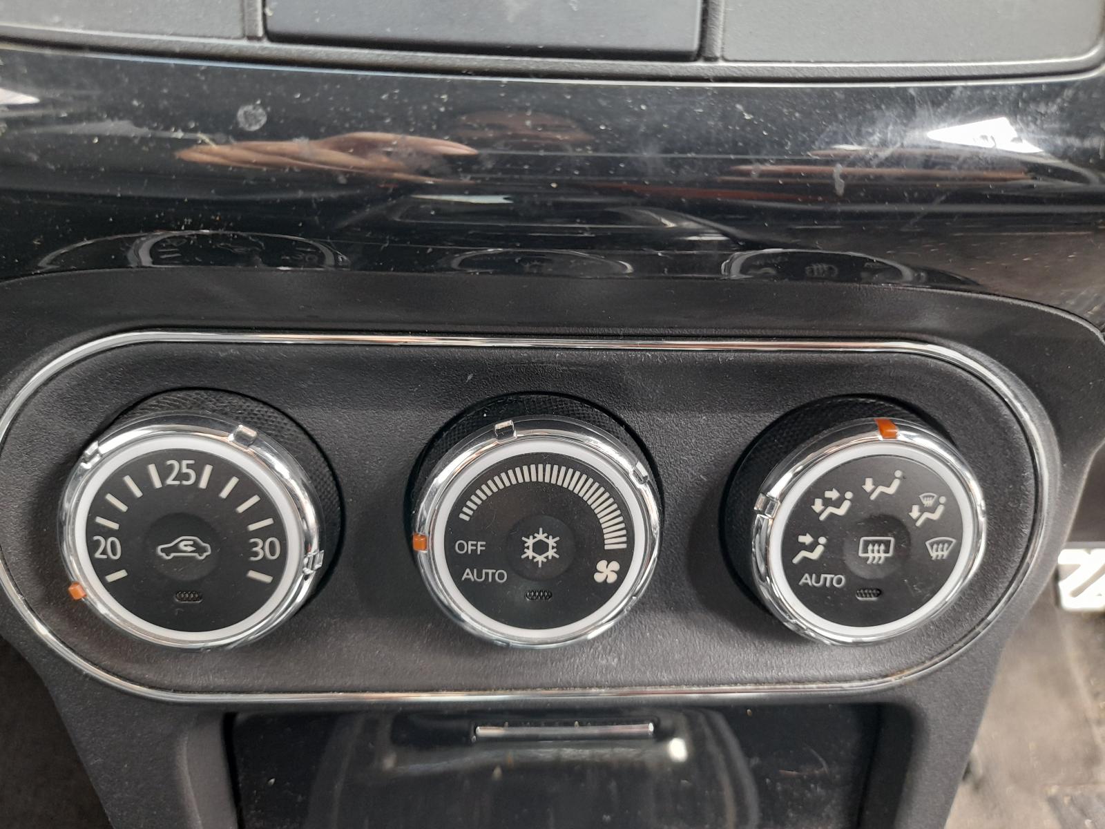 View Auto part Right Taillight Mitsubishi Lancer 2014