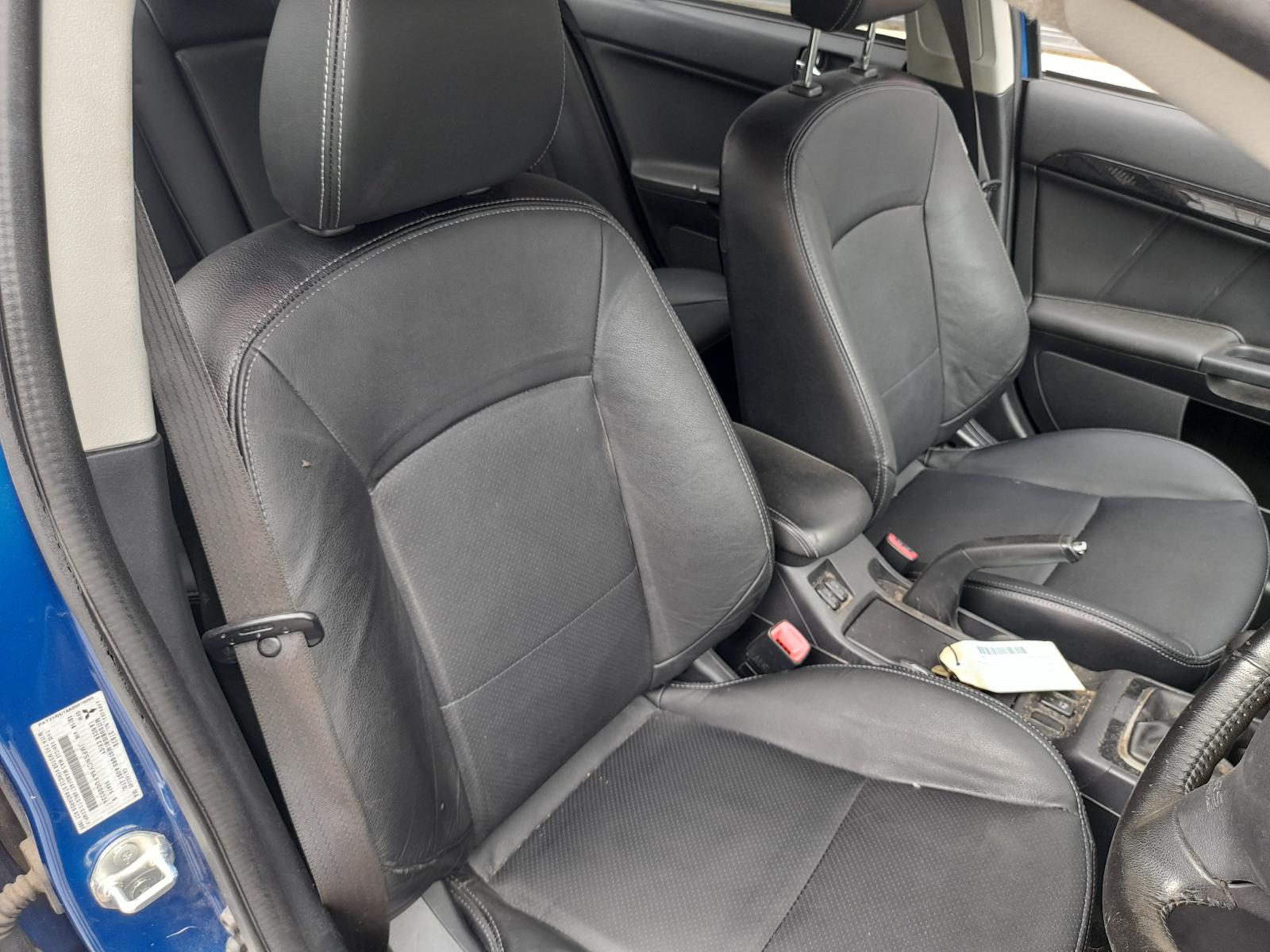 View Auto part Right Taillight Mitsubishi Lancer 2014