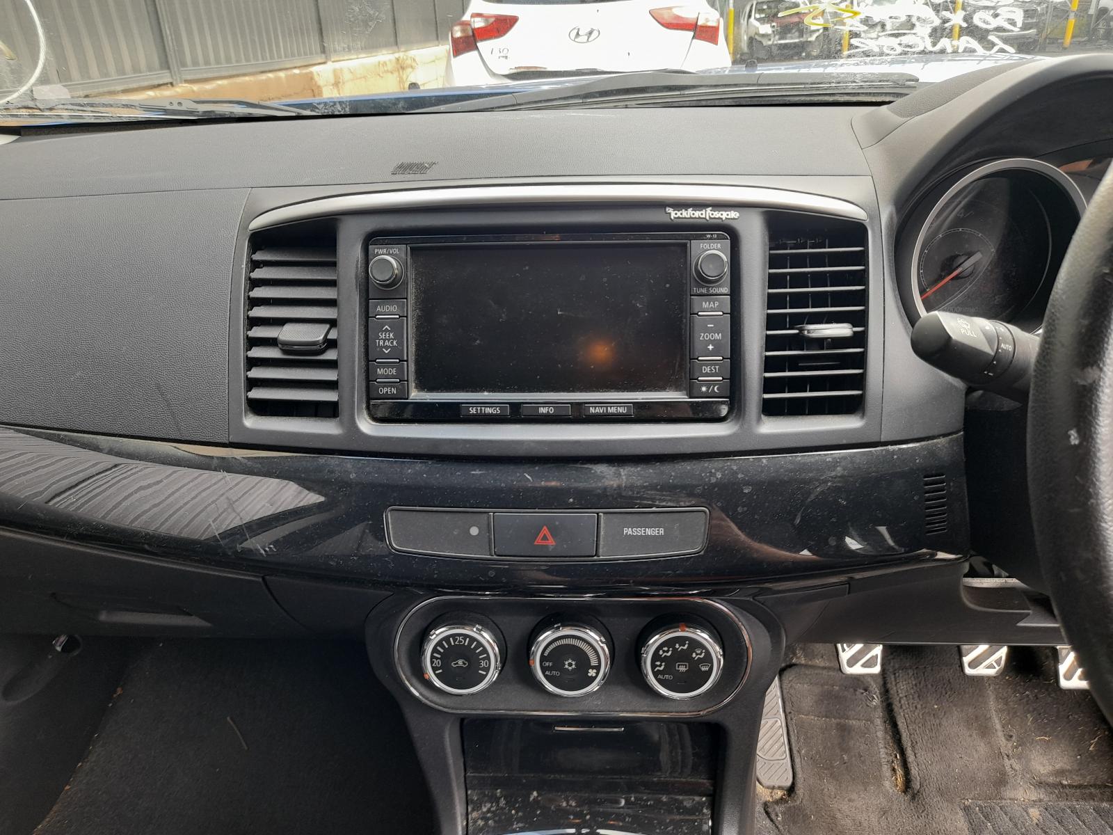 View Auto part Right Taillight Mitsubishi Lancer 2014