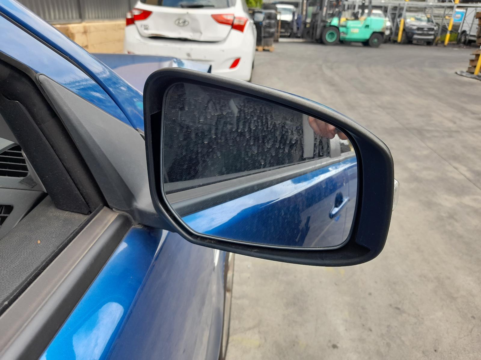 View Auto part Right Taillight Mitsubishi Lancer 2014