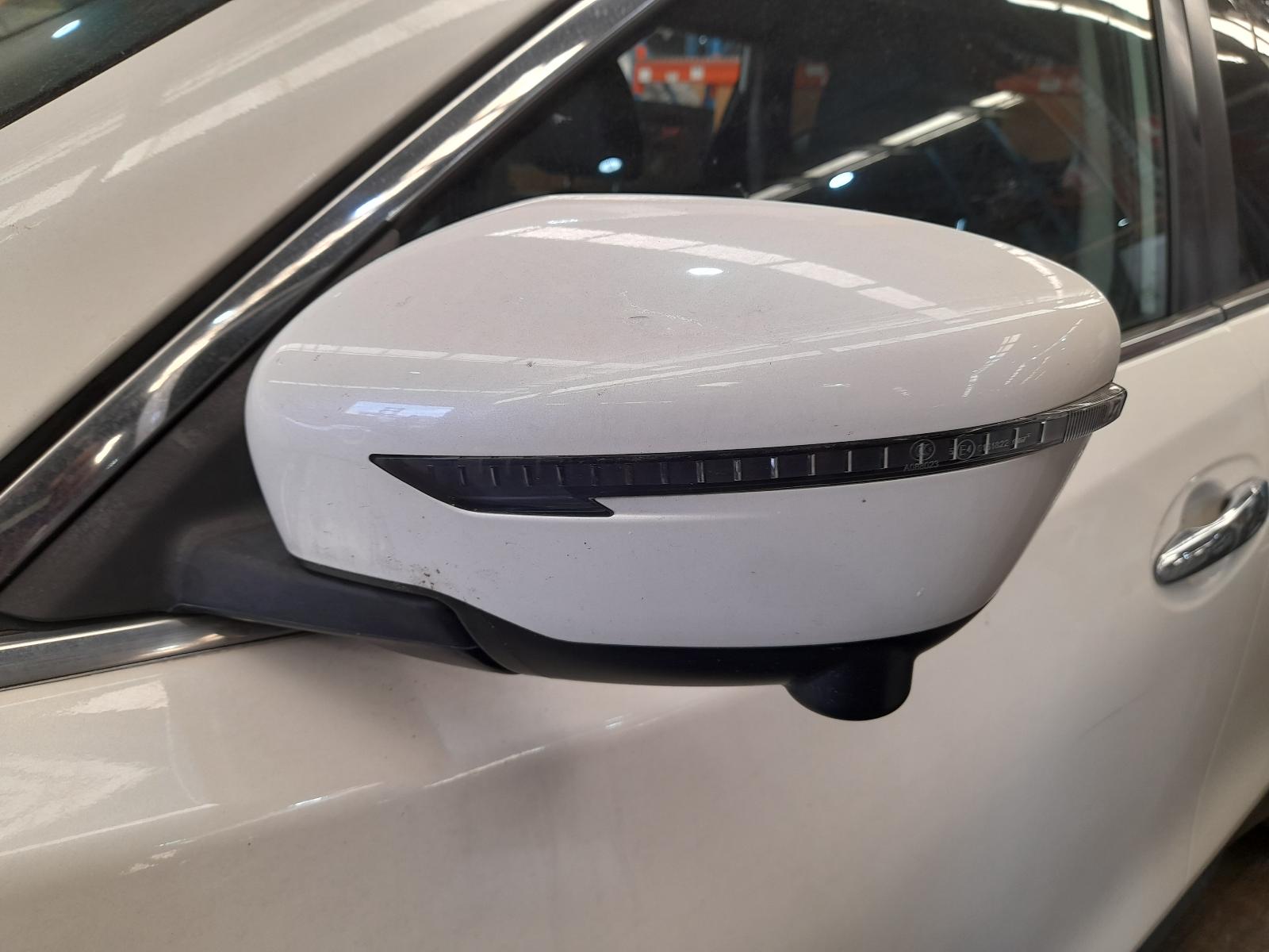View Auto part Sunvisor Nissan Xtrail 2018