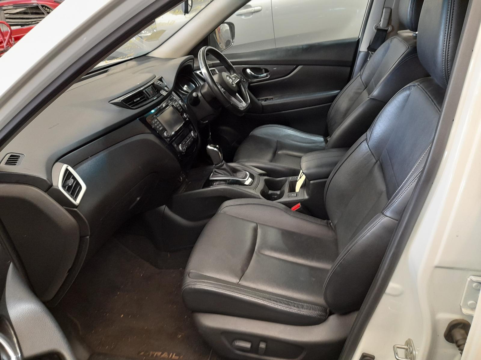 View Auto part Sunvisor Nissan Xtrail 2018