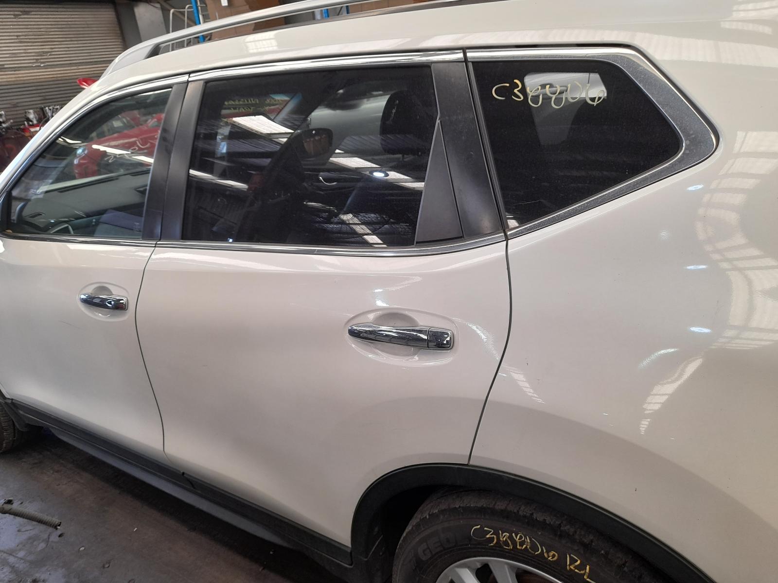 View Auto part Sunvisor Nissan Xtrail 2018