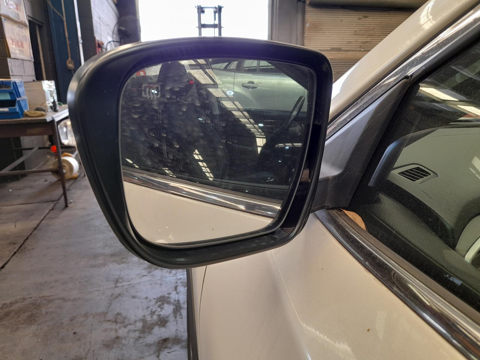 View Auto part Sunvisor Nissan Xtrail 2018