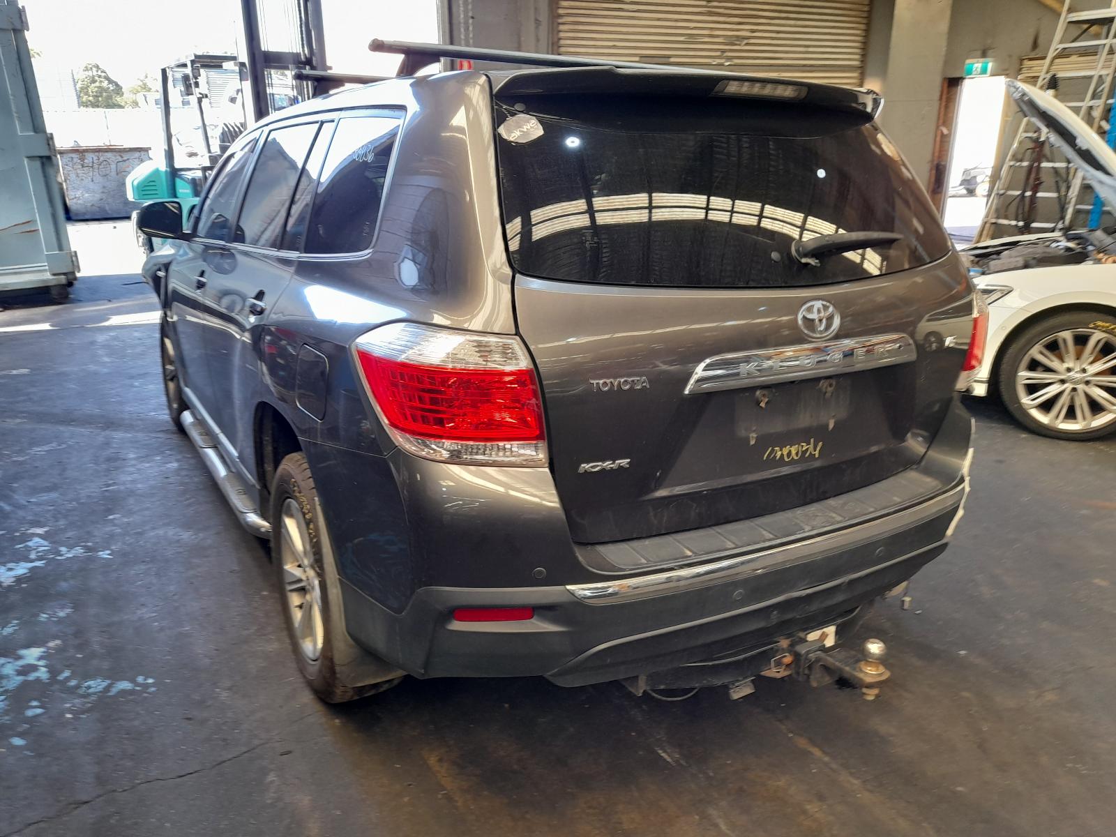 View Auto part Wiper Motor Toyota Kluger 2012