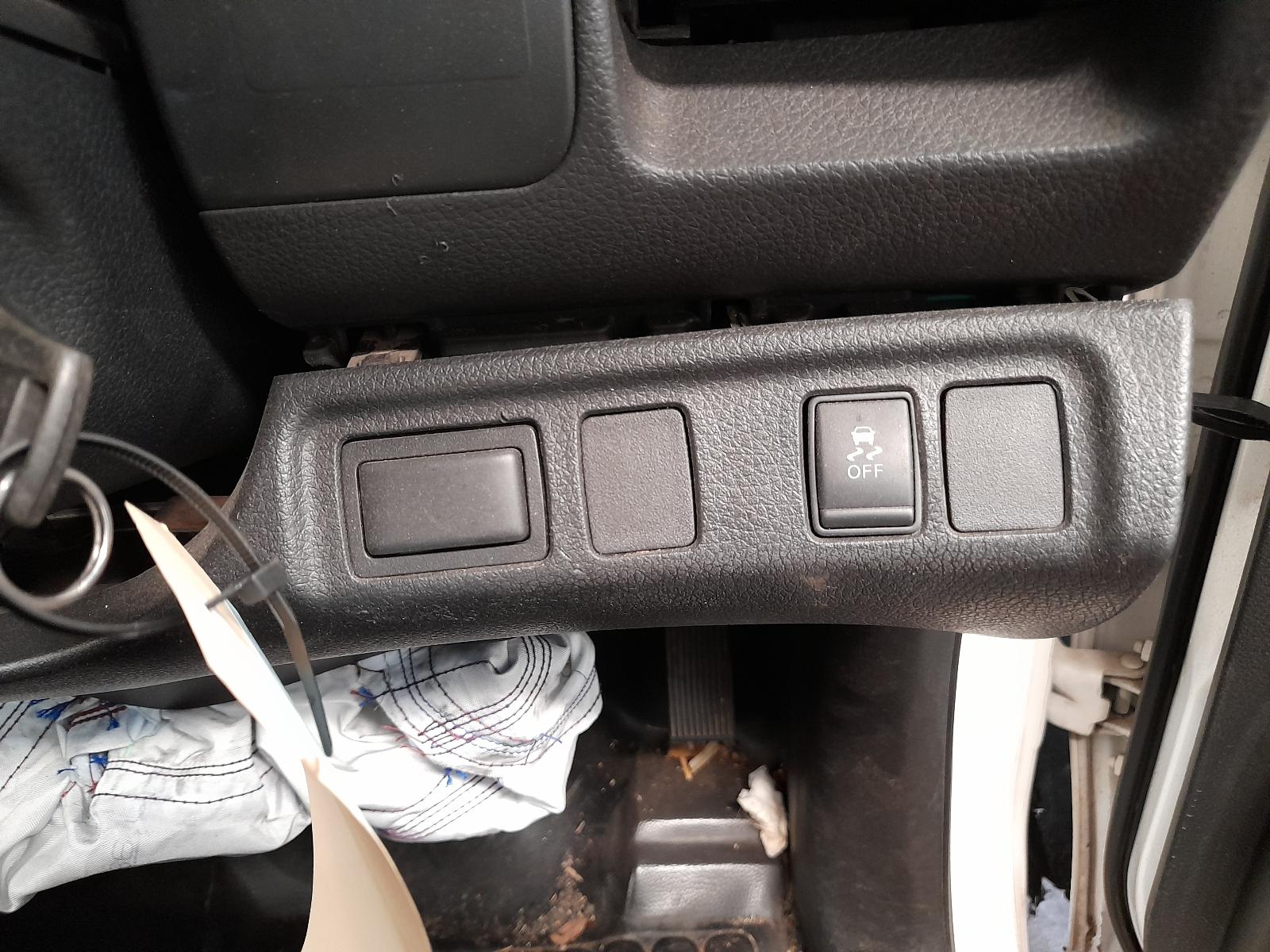 View Auto part Door/Boot/Gate Lock Nissan Navara 2020