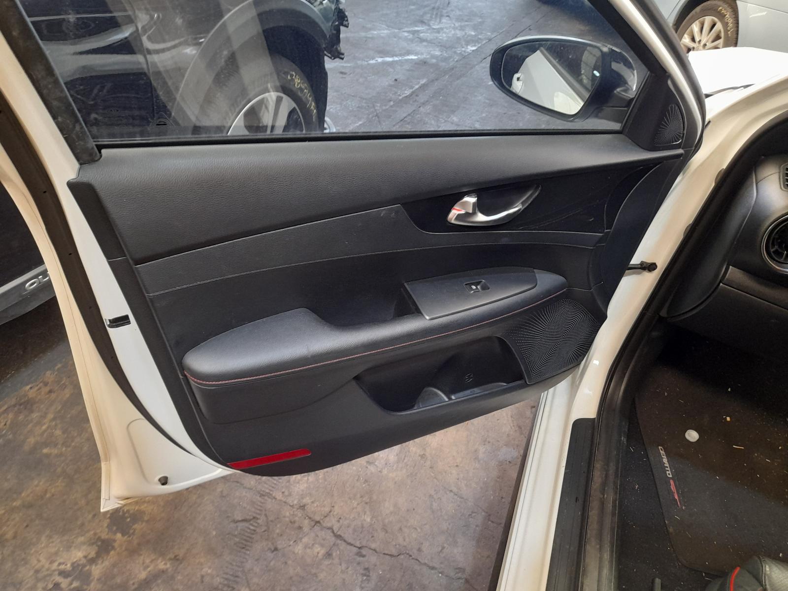 2019 Kia Cerato Rear Garnish View Auto part Rear Garnish Kia Cerato 2019