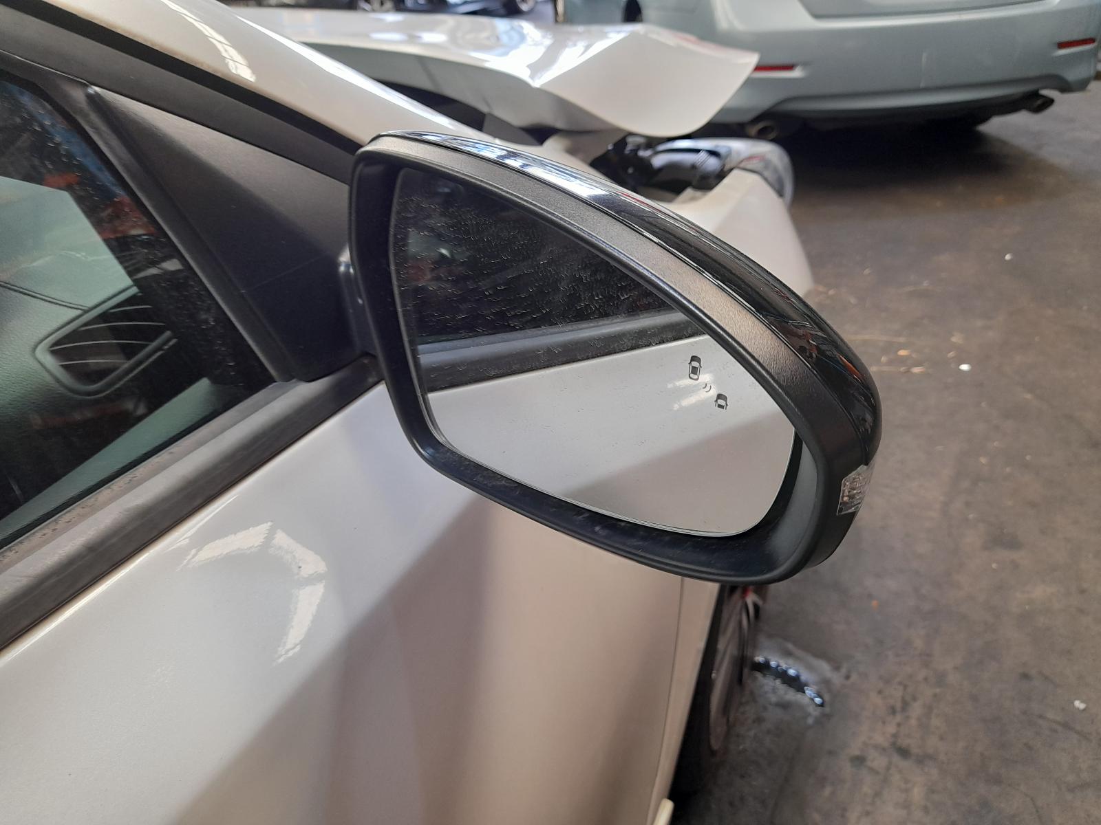 2019 Kia Cerato Rear Garnish View Auto part Rear Garnish Kia Cerato 2019