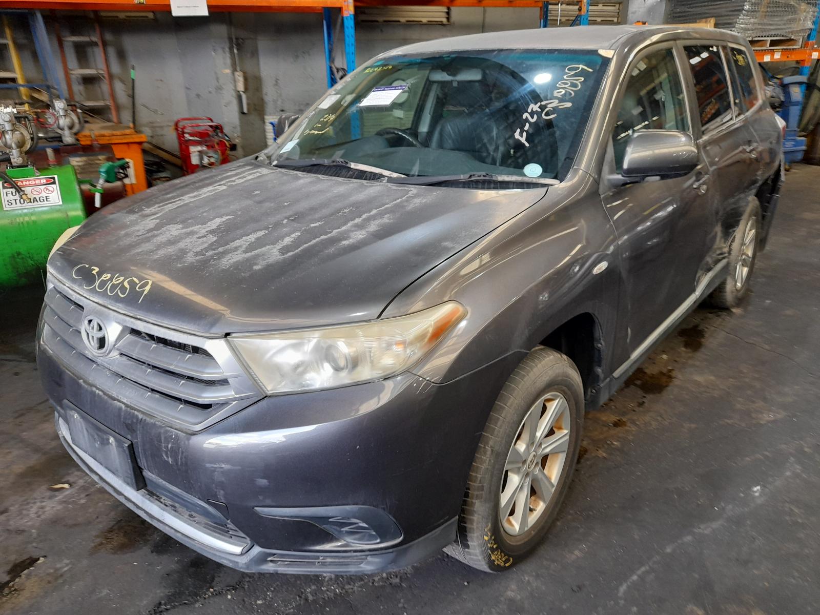 View Auto part Seatbelt/Stalk Toyota Kluger 2011