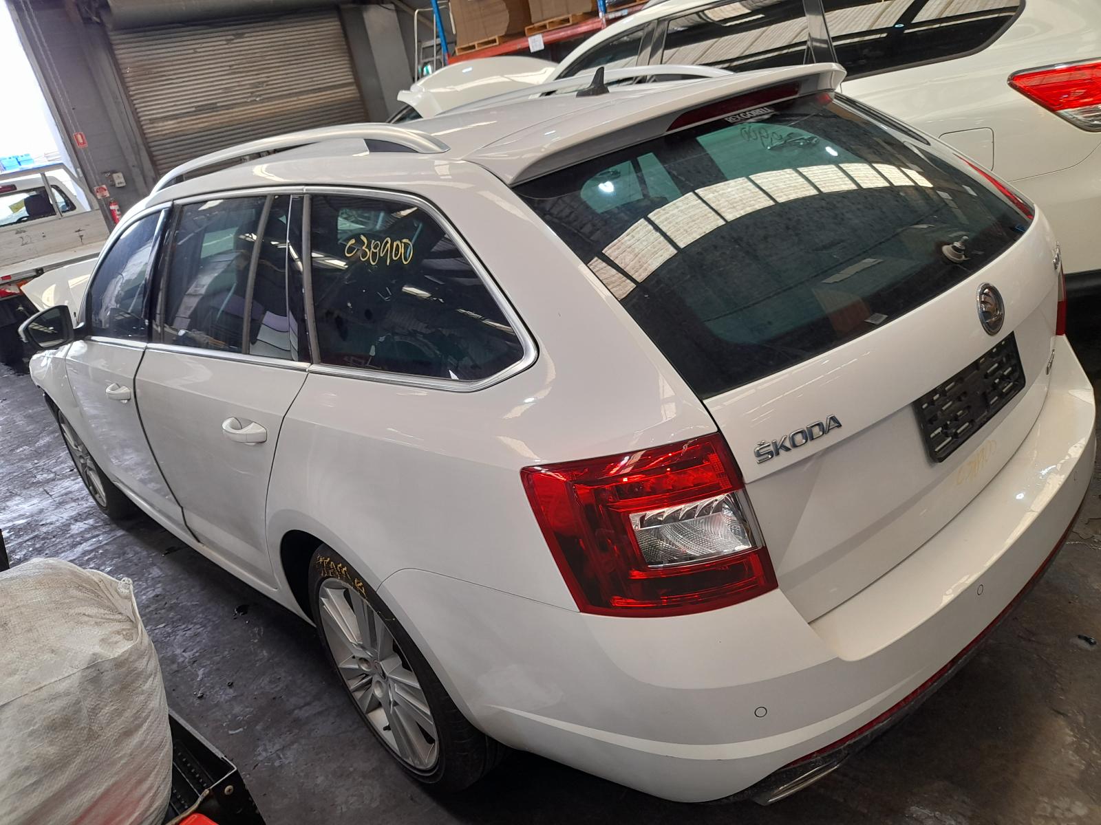 View Auto part Catalytic Converter Skoda Octavia 2013