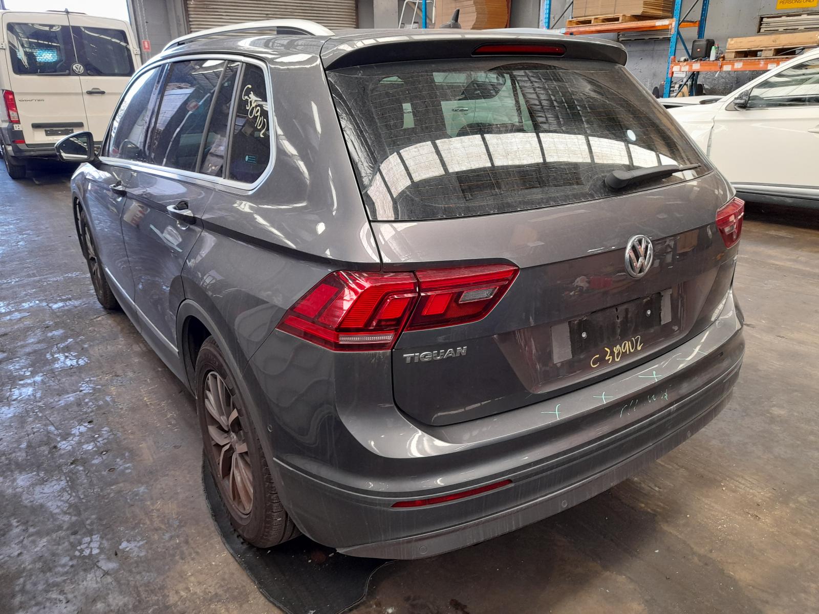 View Auto part Right Rear Hub Assembly Volkswagen Tiguan 2017