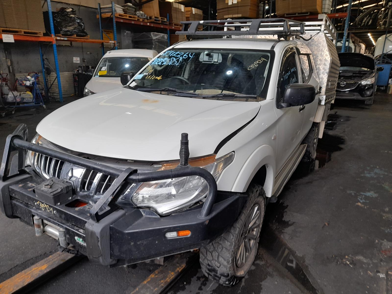 View Auto part Front Seat Mitsubishi Triton 2015