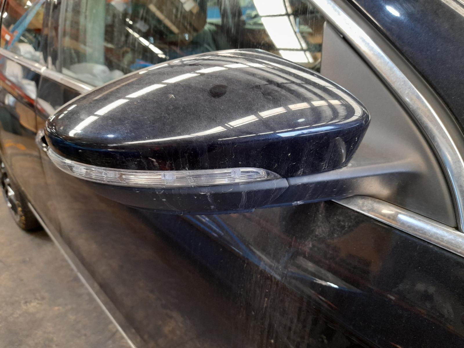 View Auto part Left Guard Volkswagen Passat 2011