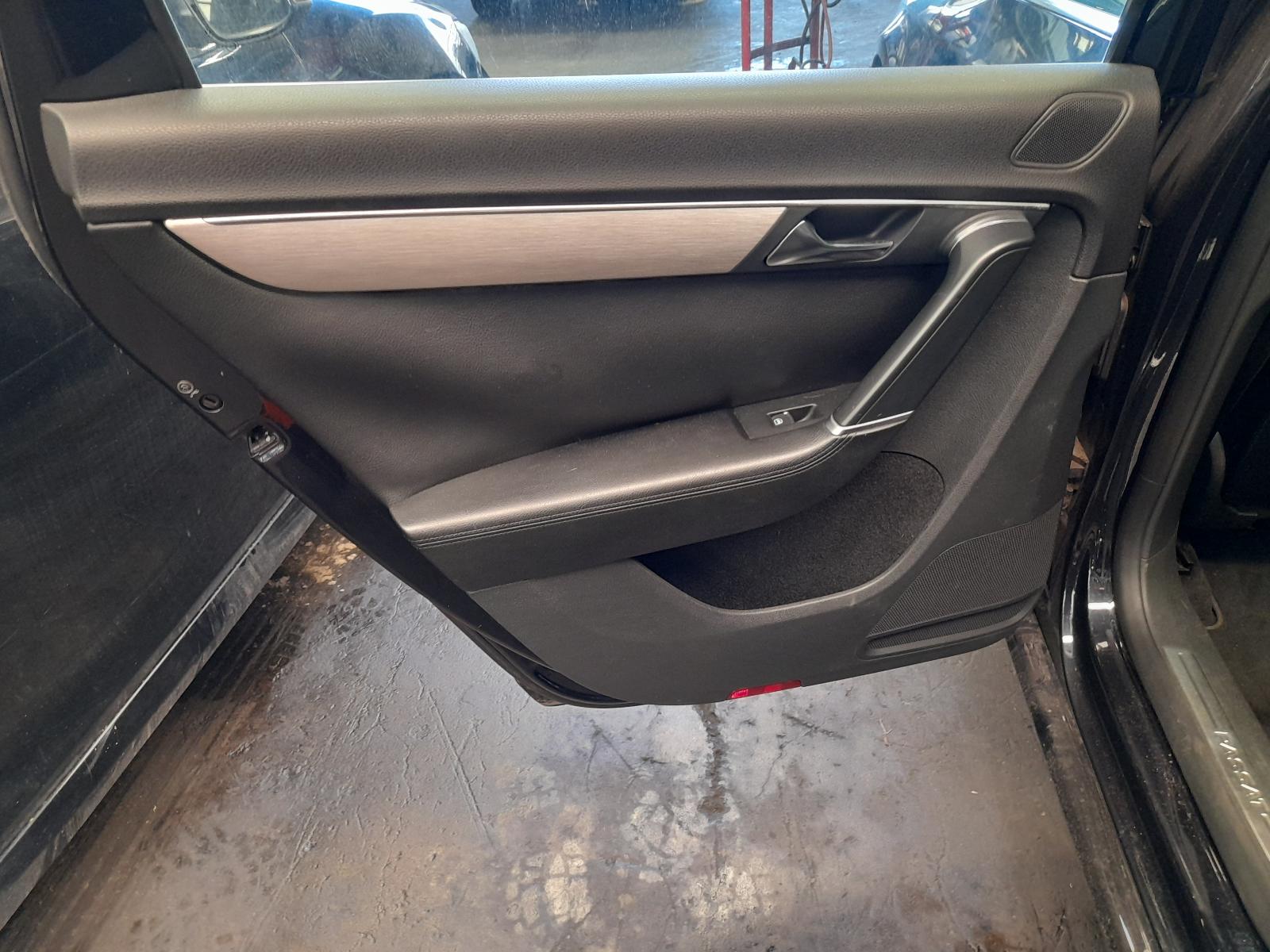 View Auto part Left Guard Volkswagen Passat 2011