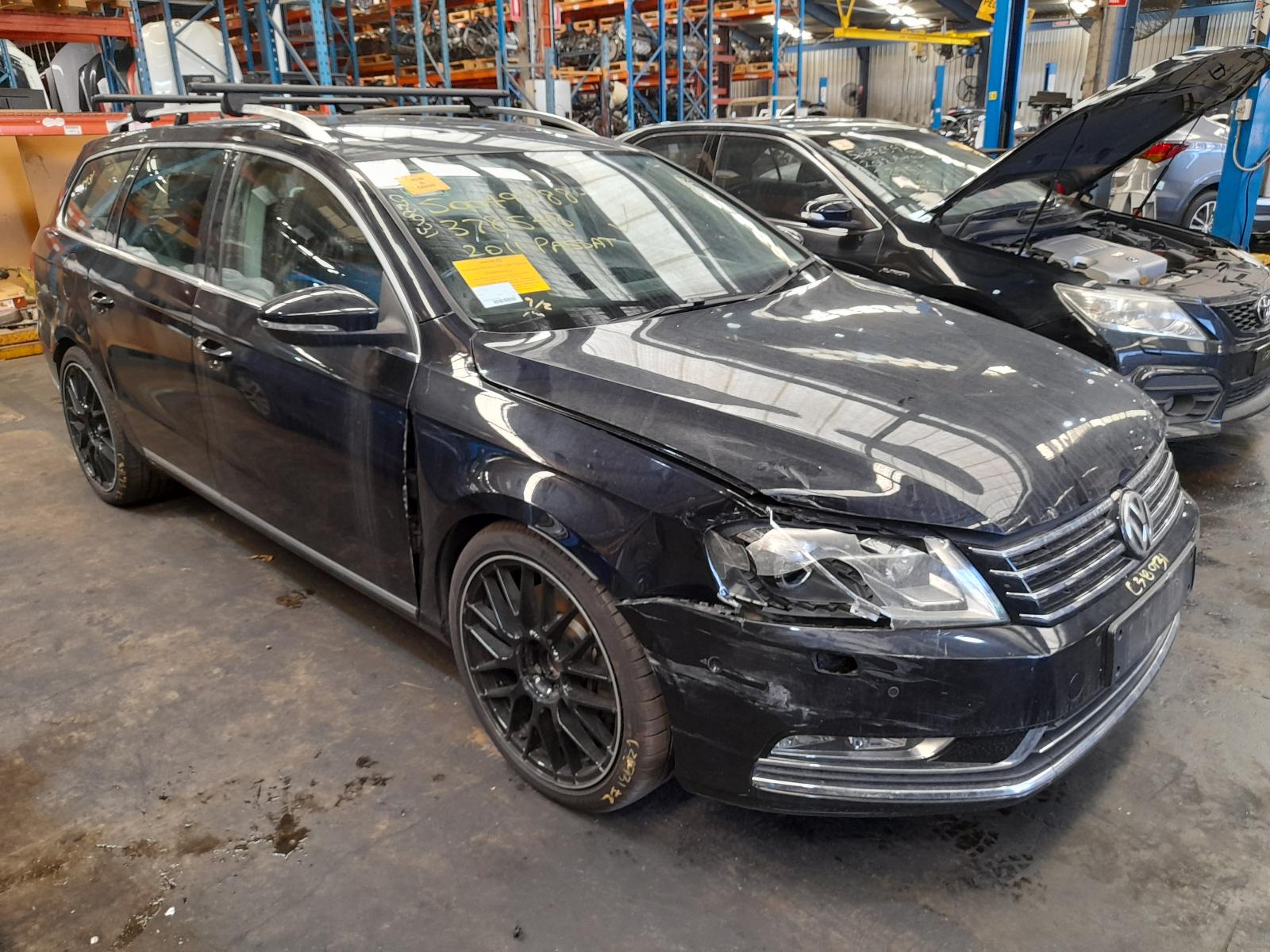 View Auto part Left Guard Volkswagen Passat 2011