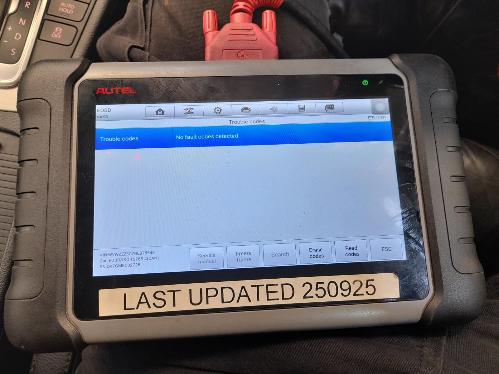 View Auto part Left Guard Volkswagen Passat 2011