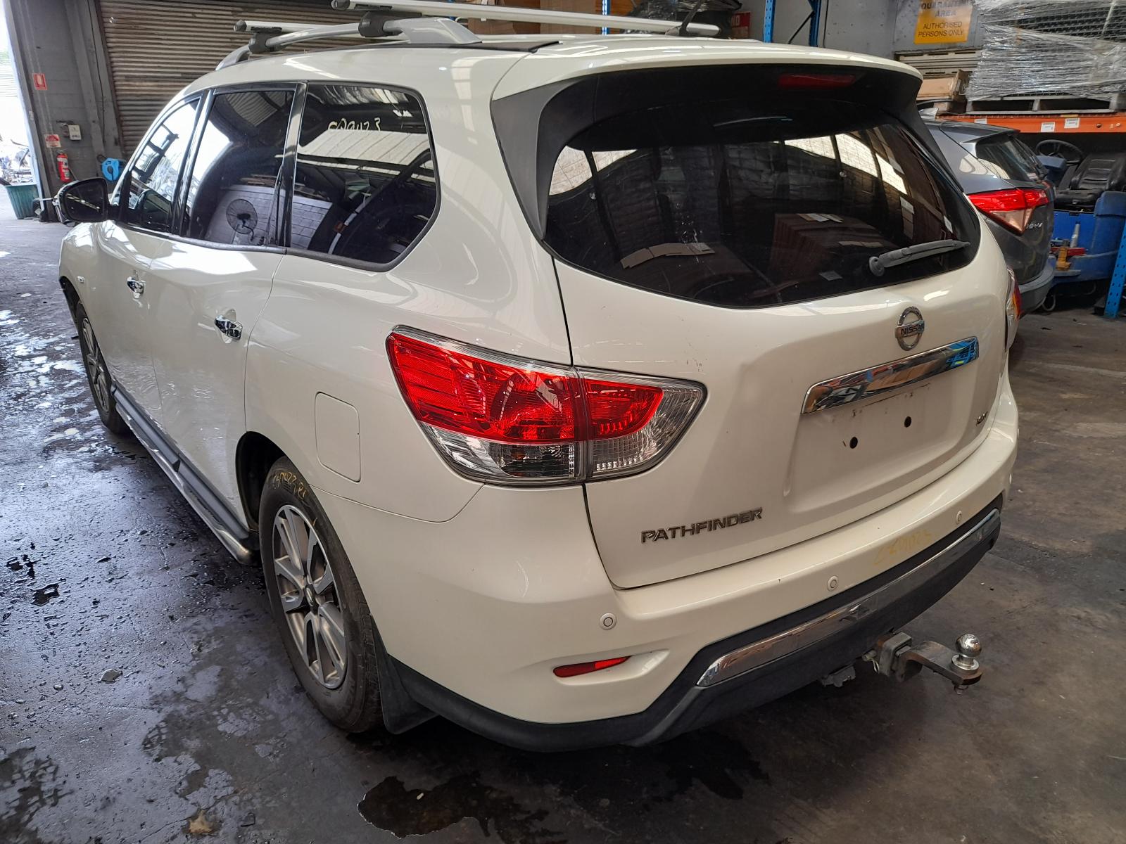 View Auto part Radio/Cd/Dvd/Sat/Tv Nissan Pathfinder 2015