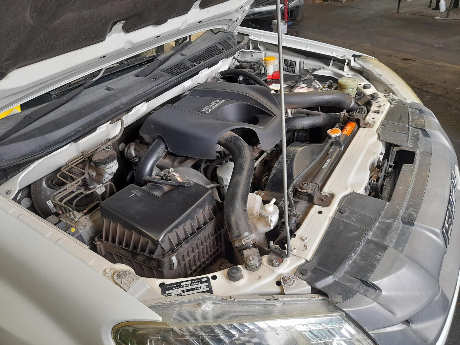 2013 Isuzu Dmax Throttle Body View Auto part Throttle Body Isuzu Dmax 2013