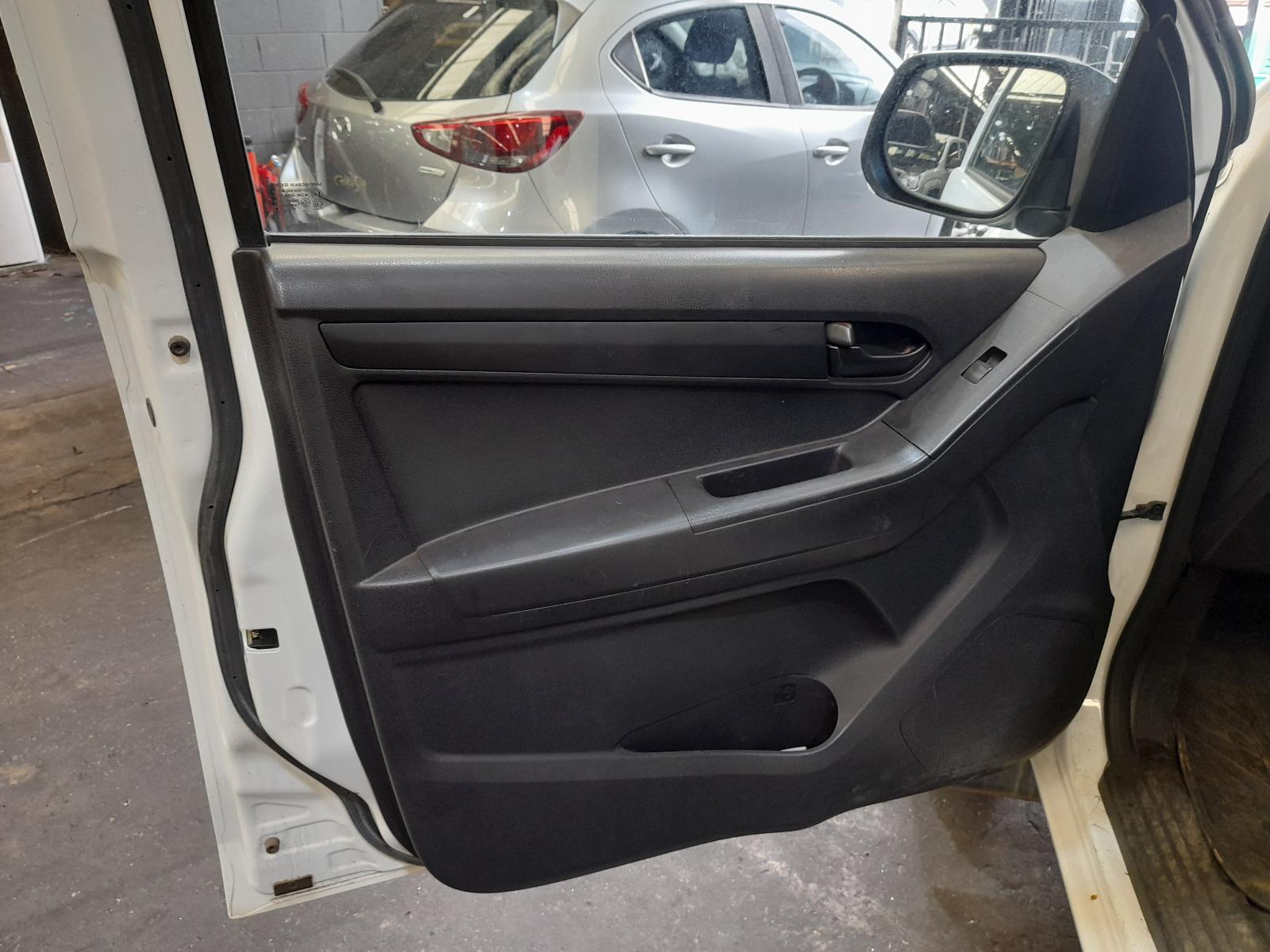 2013 Isuzu Dmax Throttle Body View Auto part Throttle Body Isuzu Dmax 2013