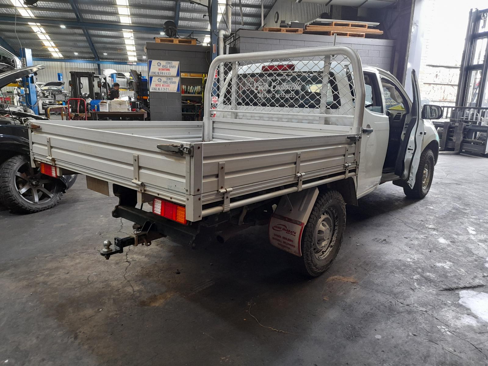 2013 Isuzu Dmax Throttle Body View Auto part Throttle Body Isuzu Dmax 2013