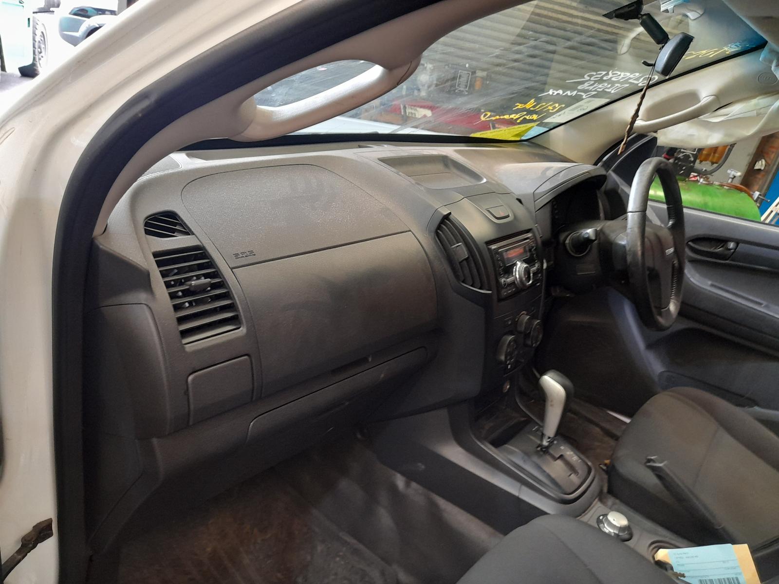 2013 Isuzu Dmax Throttle Body View Auto part Throttle Body Isuzu Dmax 2013