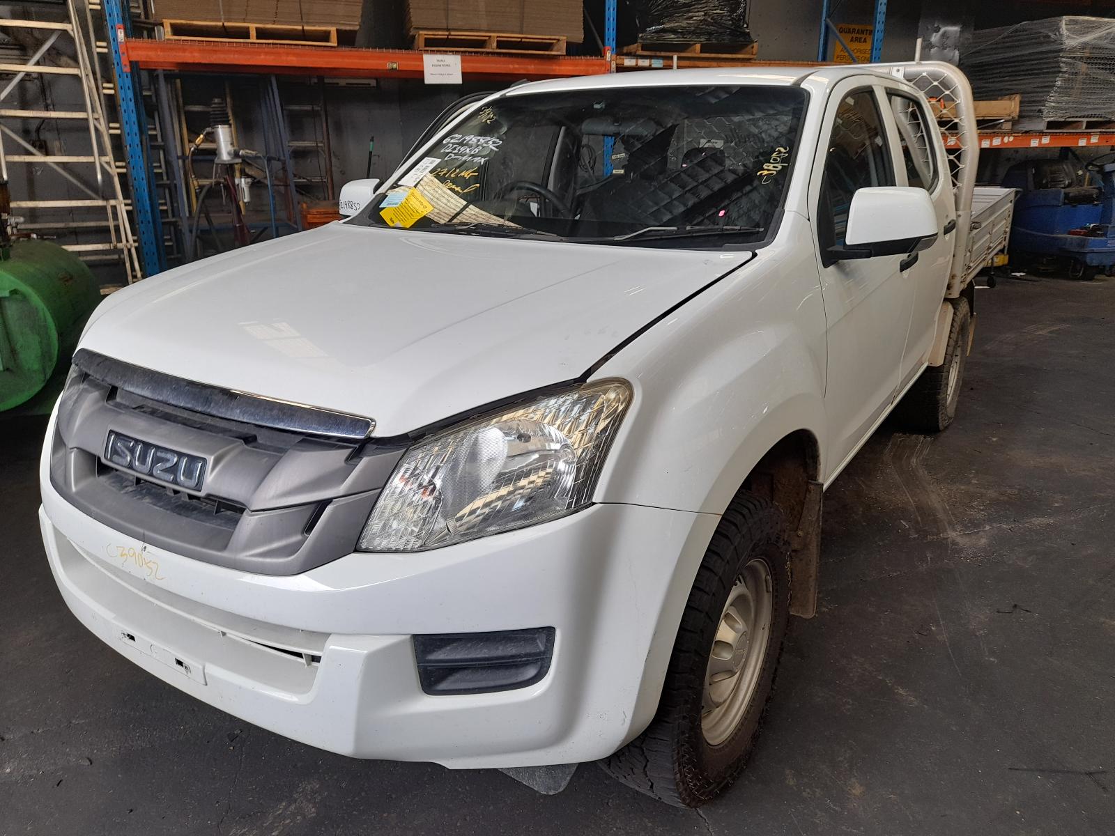 View Auto part Towbar Isuzu Dmax 2013