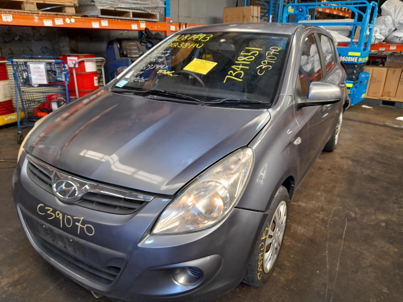 View Auto part Fuel Tank Hyundai I20 2011