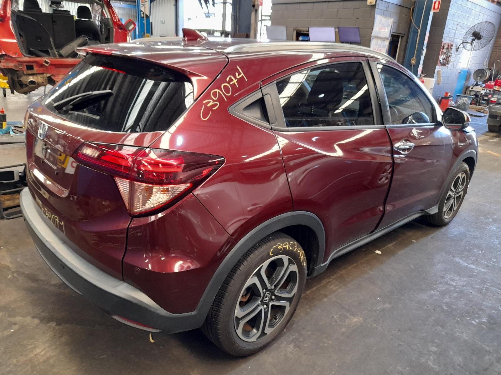 View Auto part Right Front Window Reg/Motor Honda Hrv 2017