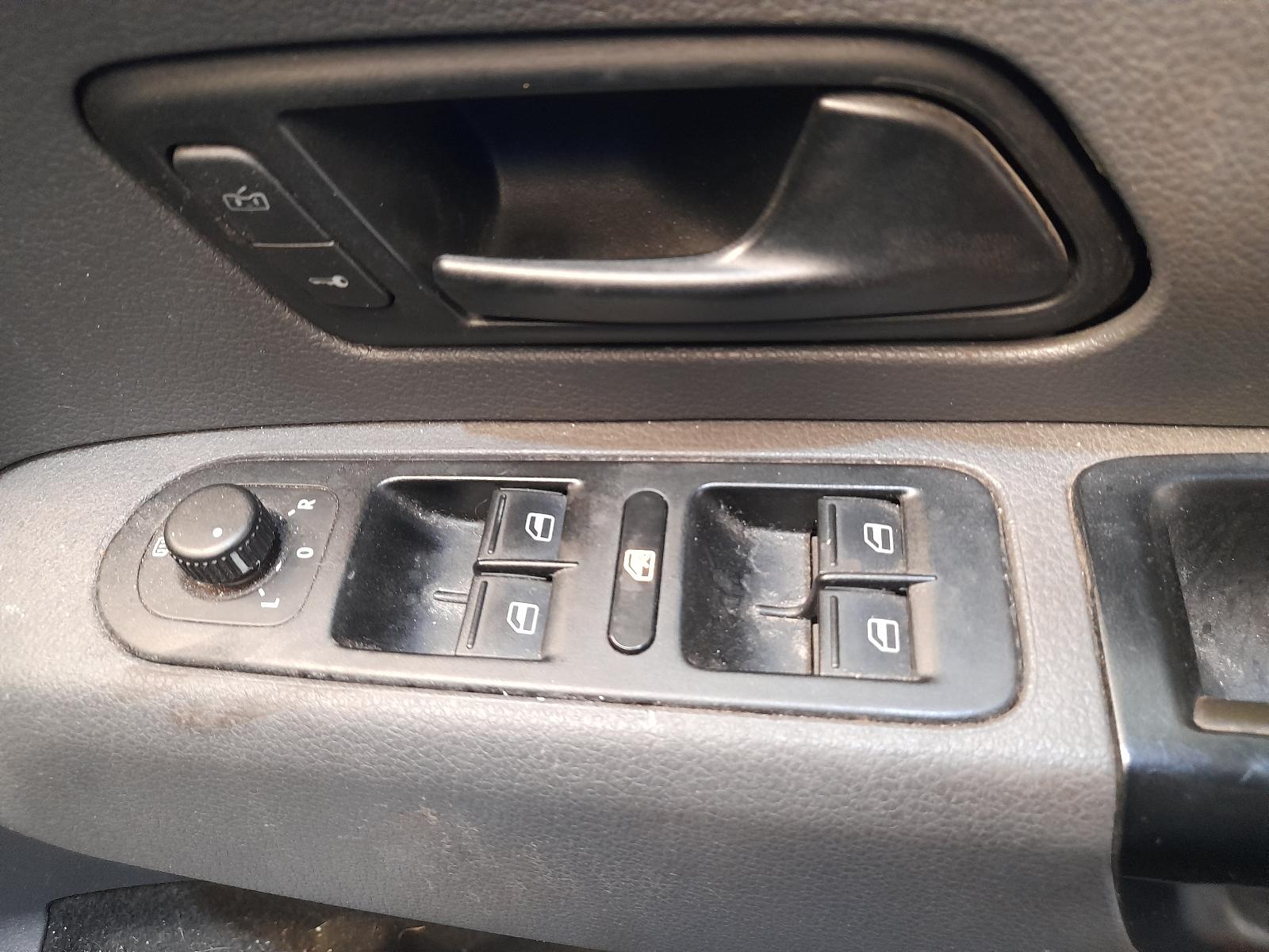 2015 Volkswagen Amarok Steering Column View Auto part Steering Column Volkswagen Amarok 2015