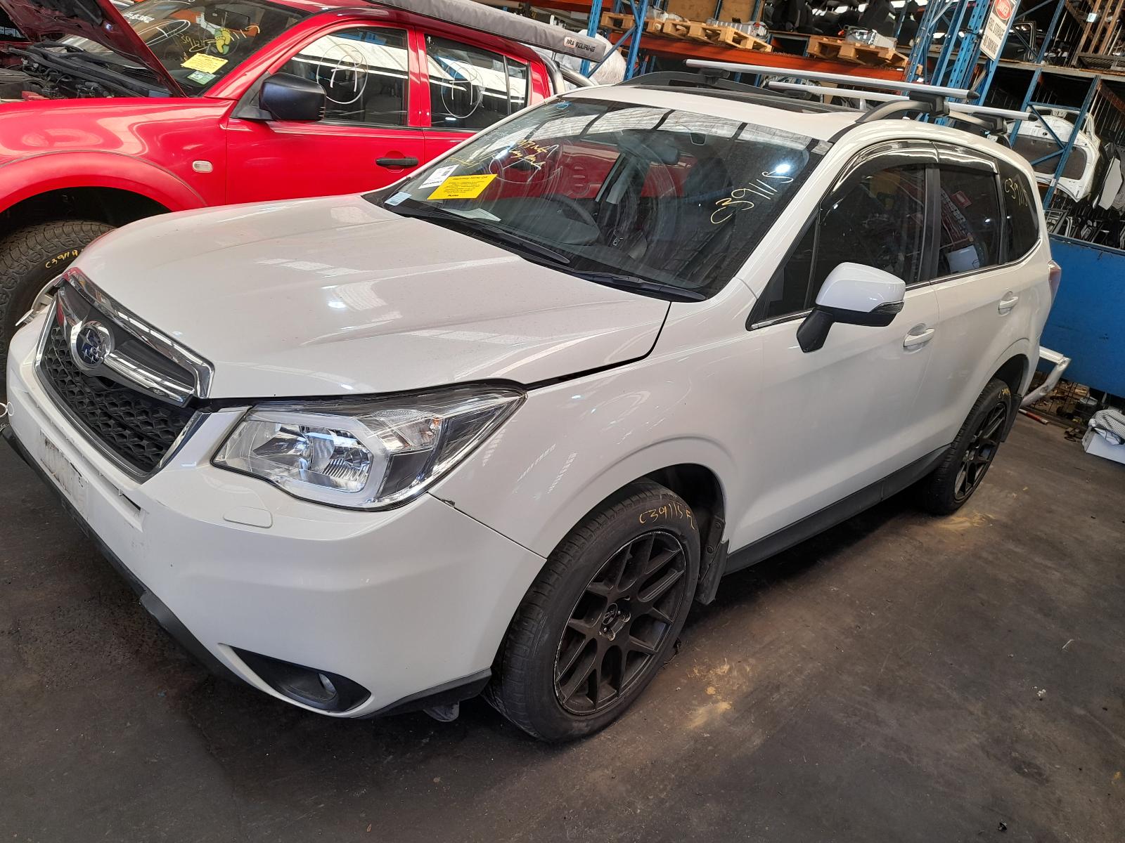 View Auto part Rear/Tailgate Glass Subaru Forester 2015