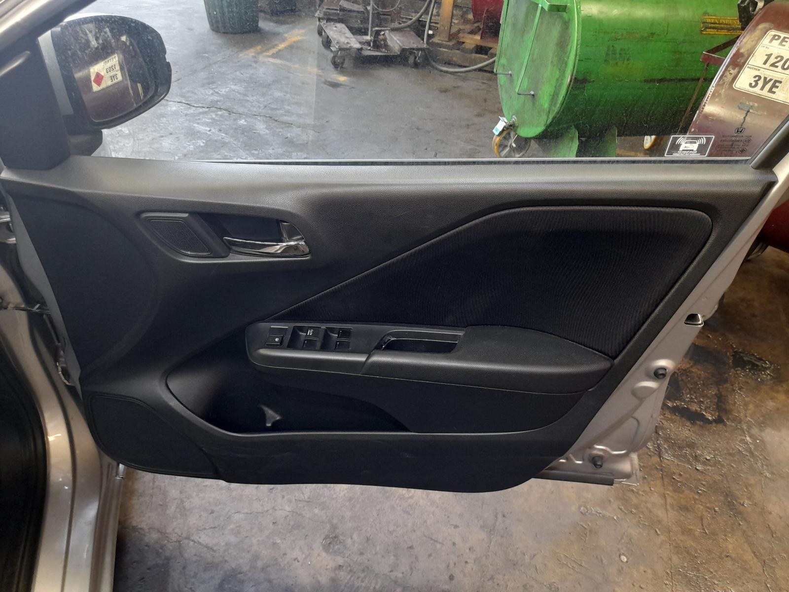 View Auto part Left Guard Honda City 2015