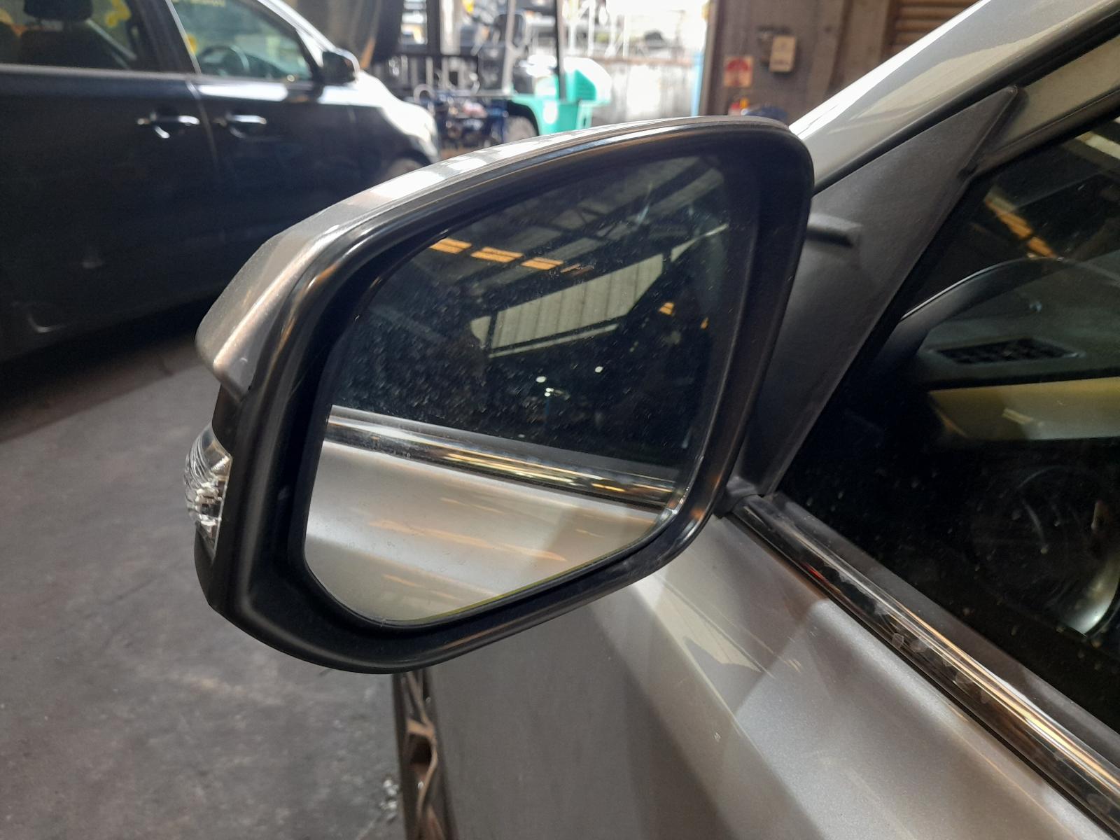 View Auto part Left Door Mirror Toyota Rav4 2016