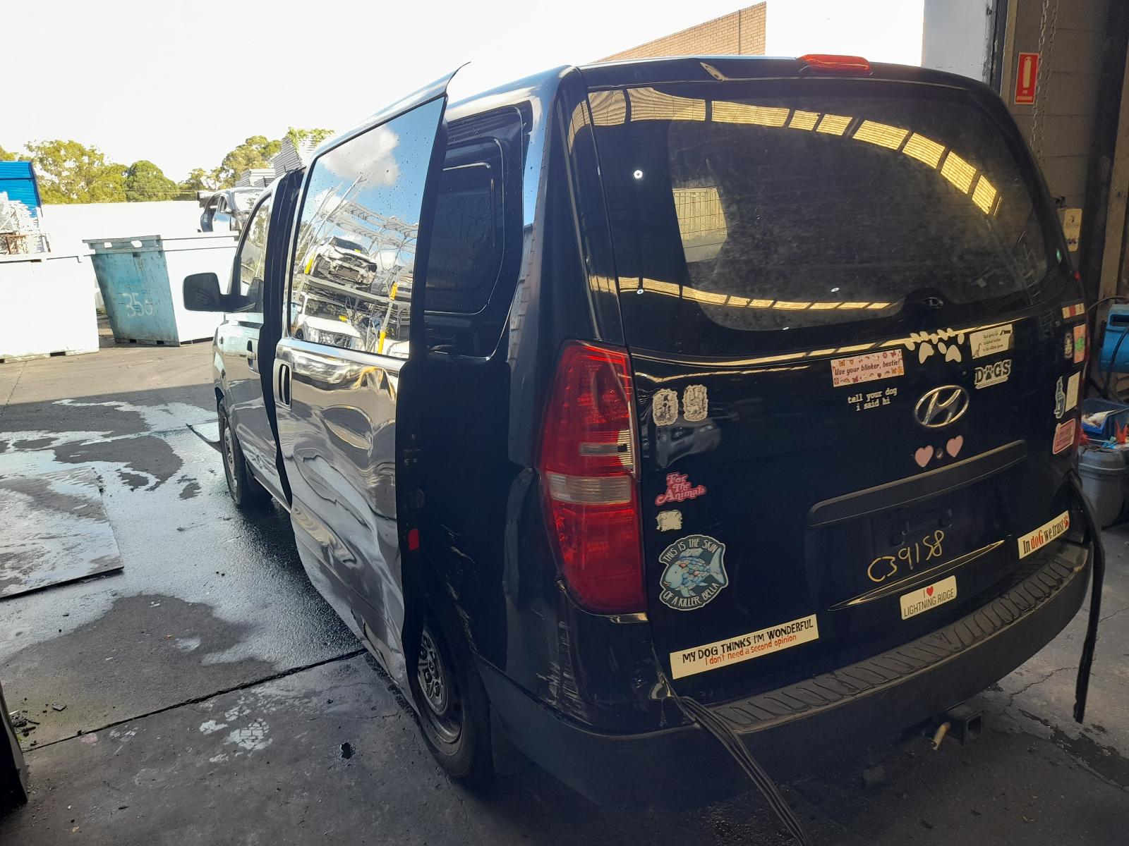 View Auto part Fuse Box Hyundai Iload/imax 2012