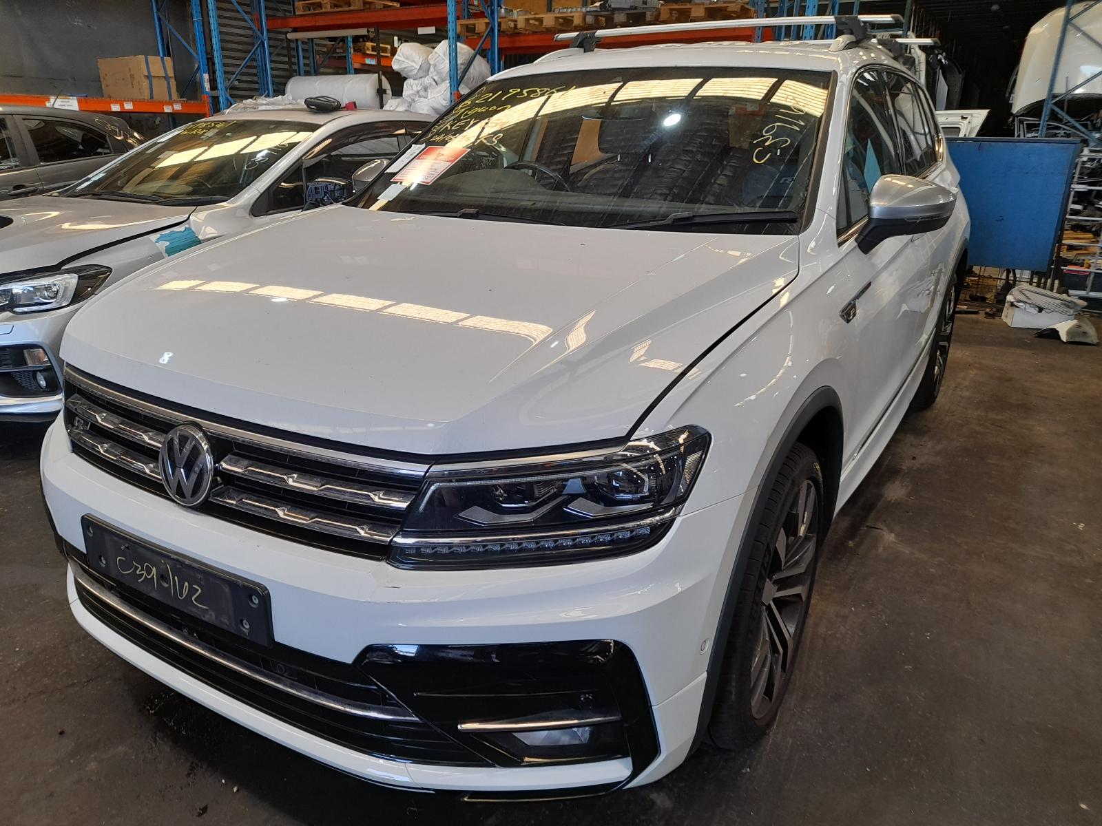 View Auto part Right Front Door Window Volkswagen Tiguan 2019