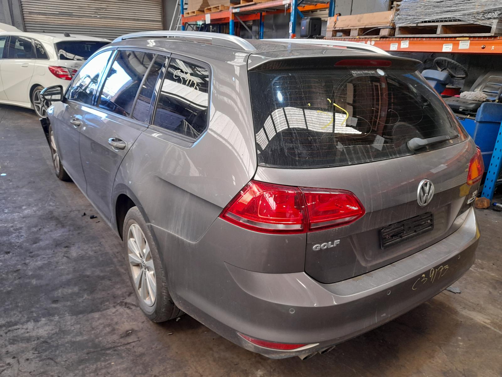 View Auto part Air Cleaner/Box Volkswagen Golf 2015