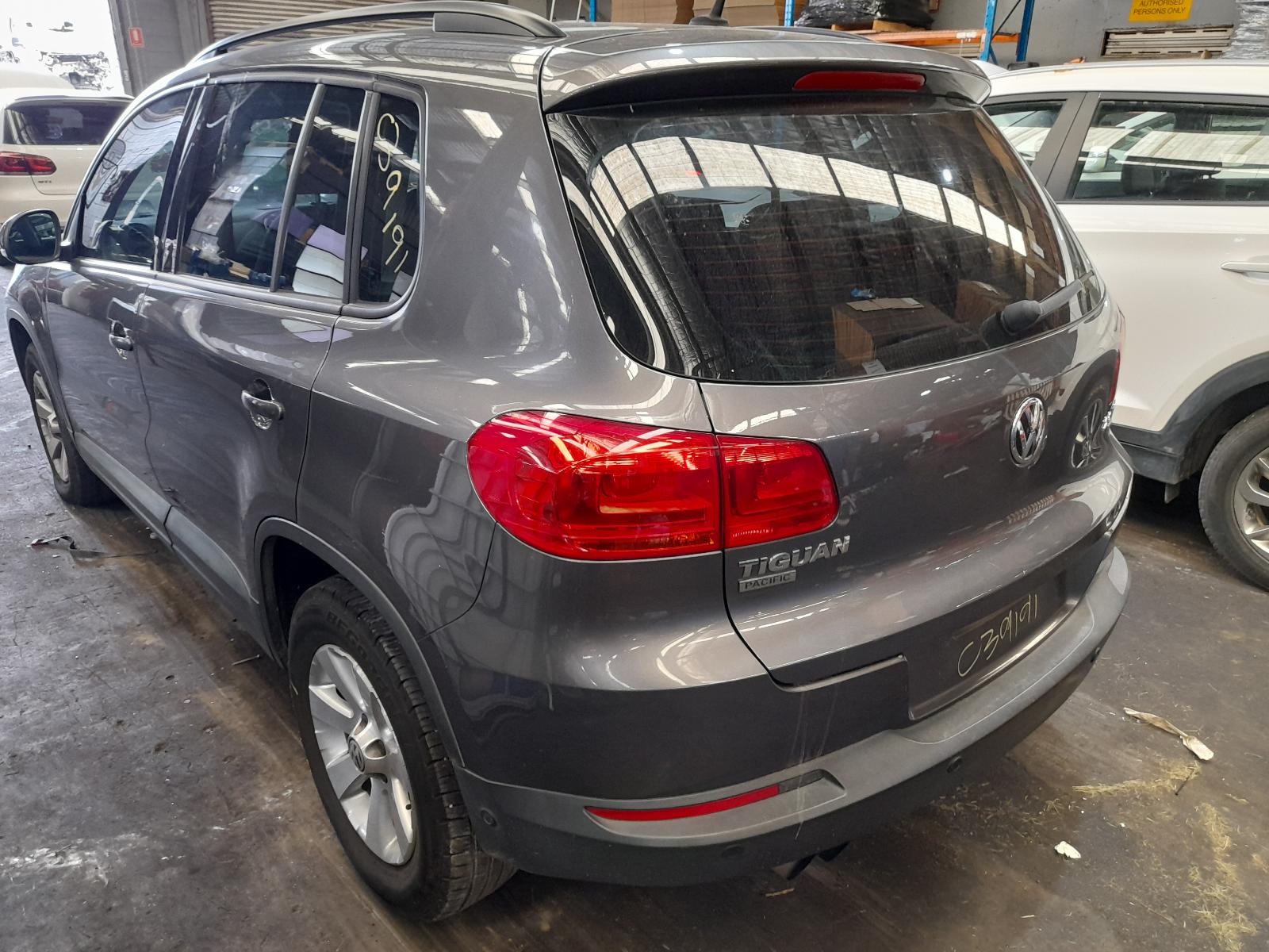 View Auto part Right Driveshaft Volkswagen Tiguan 2013