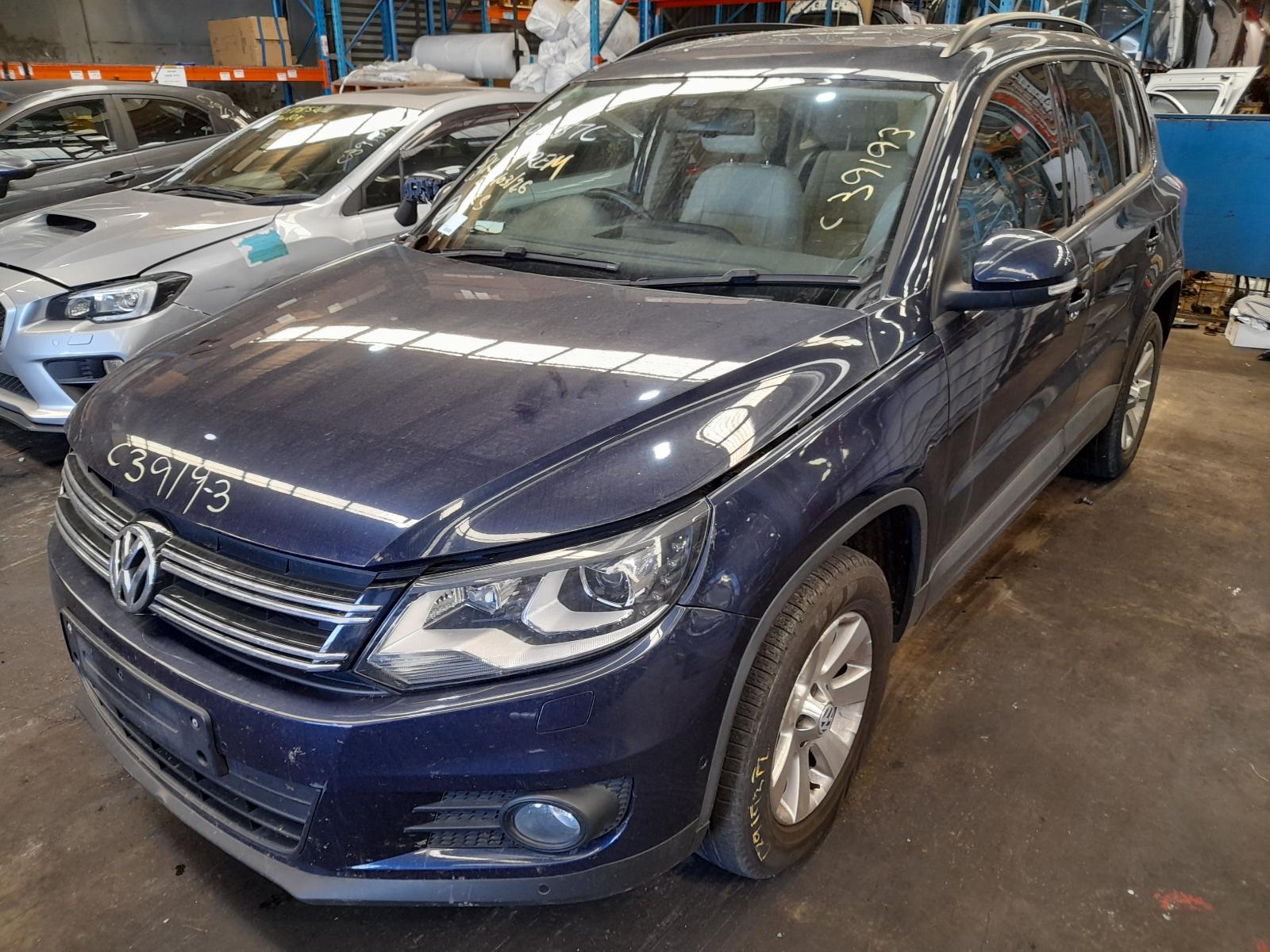 View Auto part Right Indicator/Fog/Side Volkswagen Tiguan 2013