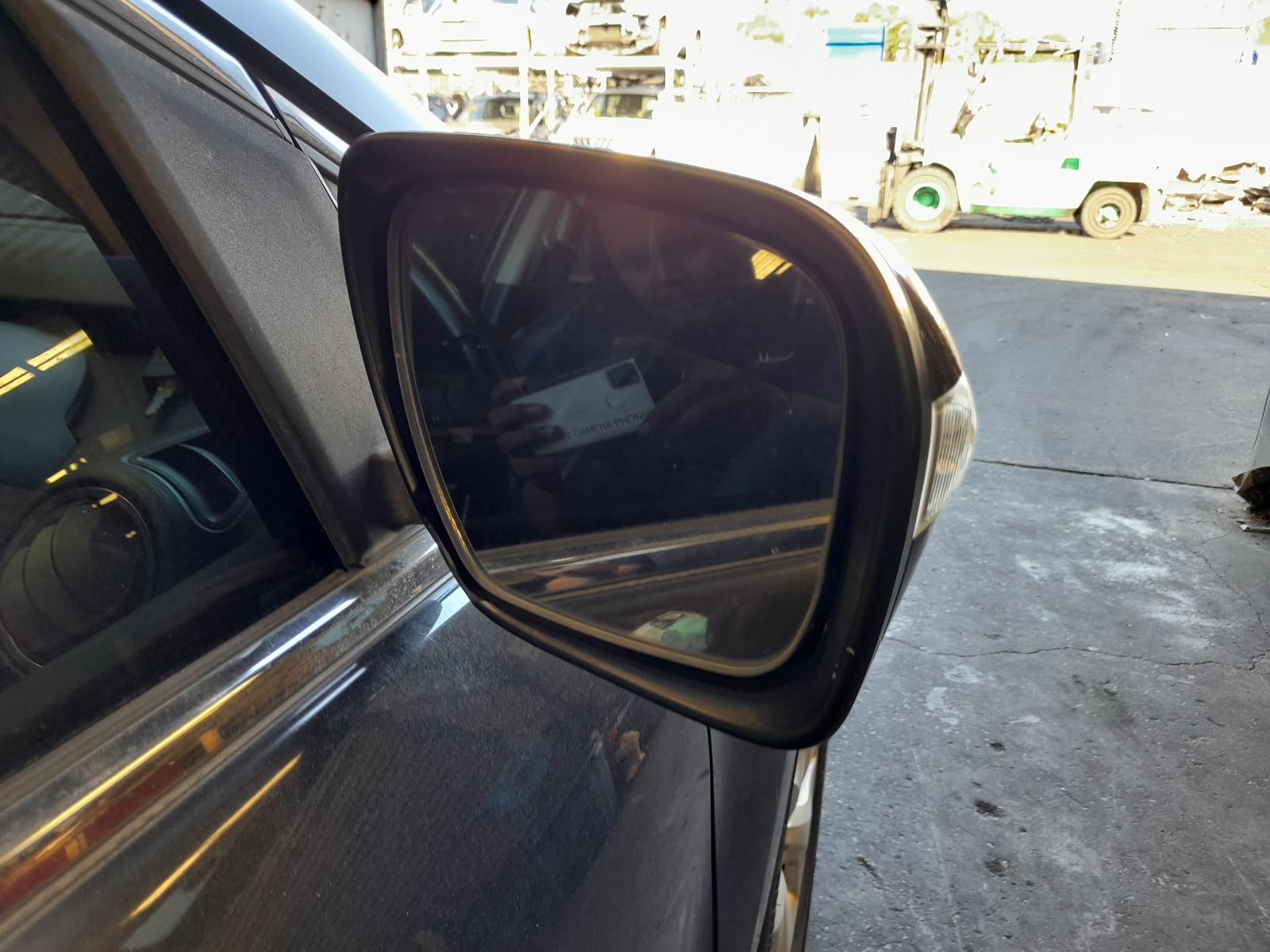 2011 Mazda Cx7 Left Door Mirror View Auto part Left Door Mirror Mazda Cx7 2011