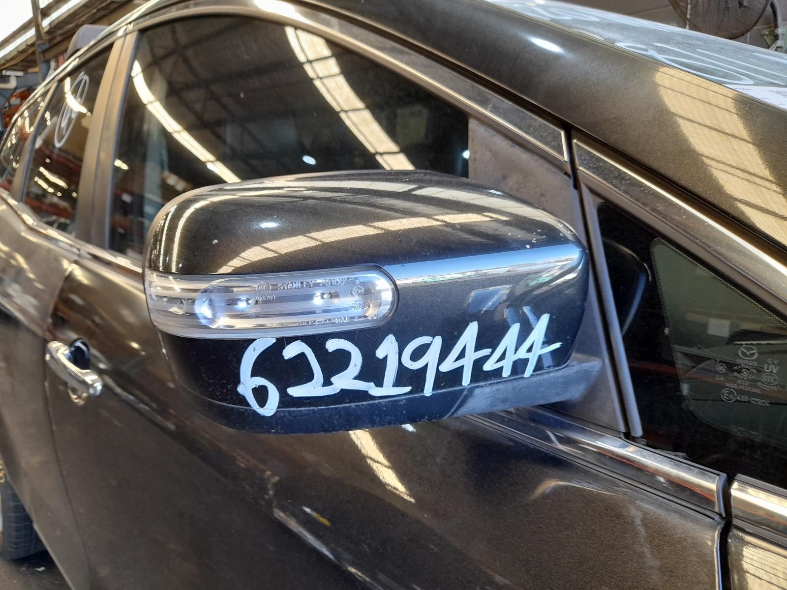 2011 Mazda Cx7 Left Door Mirror View Auto part Left Door Mirror Mazda Cx7 2011