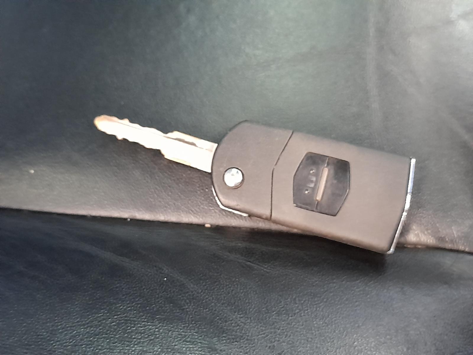 2011 Mazda Cx7 Left Door Mirror View Auto part Left Door Mirror Mazda Cx7 2011